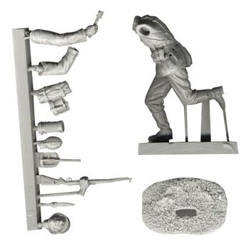 1:35 German Heer Infantry Running with Rifle and Grenade - FIRST LEGION