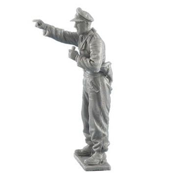 1:35 German Tank Crew Pointing with Binoculars - FIRST LEGION