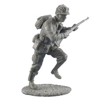 1:35 US Airborne Paratrooper Running with M1 Garand - FIRST LEGION