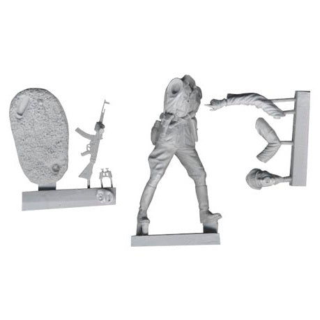 1:35 Waffen-SS Panzer Grenadier Officer with StG 44 - FIRST LEGION