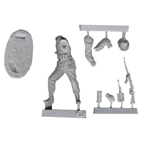 1:35 Waffen-SS Panzer Grenadier Standing Firing - FIRST LEGION