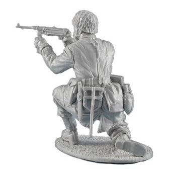 1:35 German Fallschirmjager Kneeling Firing MP40 - FIRST LEGION