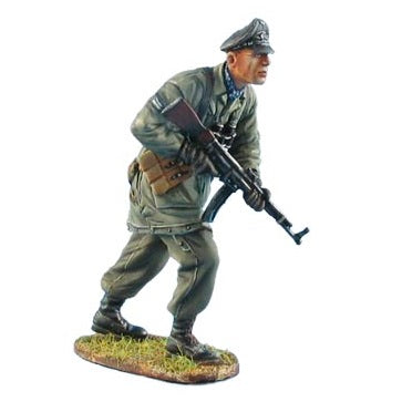 1:35 German Fallschirmjager Lieutenant with StG 44 - FIRST LEGION