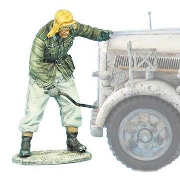 1:35 German Driver Crank Starting Opel Blitz - FIRST LEGION