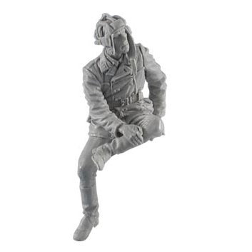 1:35 Russian Tank Crew Sitting on Tank - FIRST LEGION