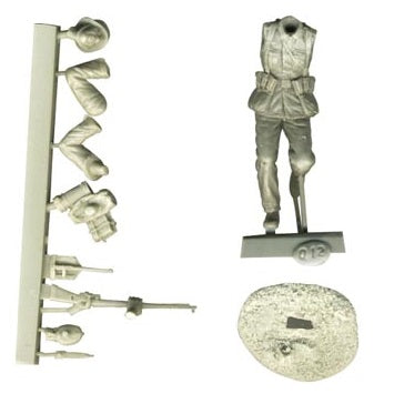 1:35 German Heer Infantry Running with Rifle - FIRST LEGION