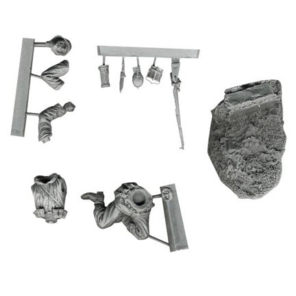 1:35 German Heer Infantry Winter Tank Rider Resting with Rifle - FIRST LEGION