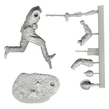 1:35 Russian Infantry Running with Rifle - FIRST LEGION