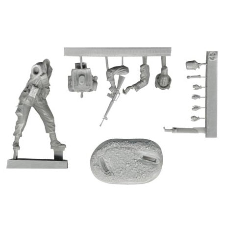 1:35 US 25th Infantry Division Standing Firing M-16 - FIRST LEGION