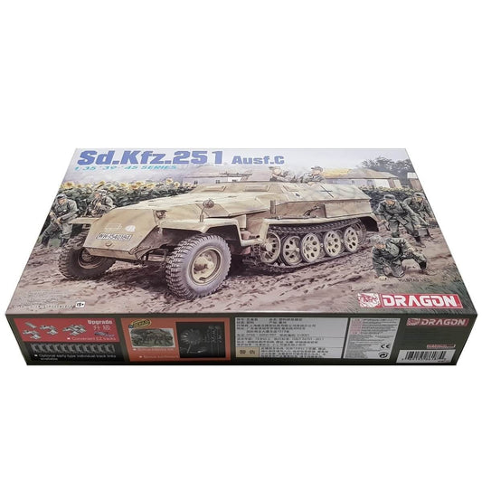 1:35 Sd.Kfz. 251 Ausf. C with Infantry Set - DRAGON