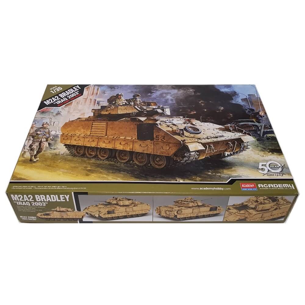 1:35 US Army M2A2 BRADLEY Iraq 2003 - ACADEMY