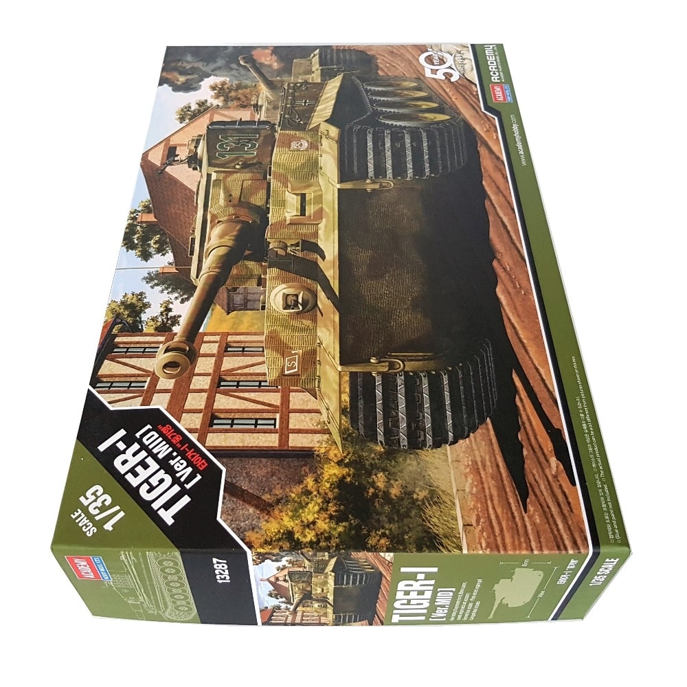 1:35 German TIGER I Tank MID Version Invasion of Normandy - ACADEMY