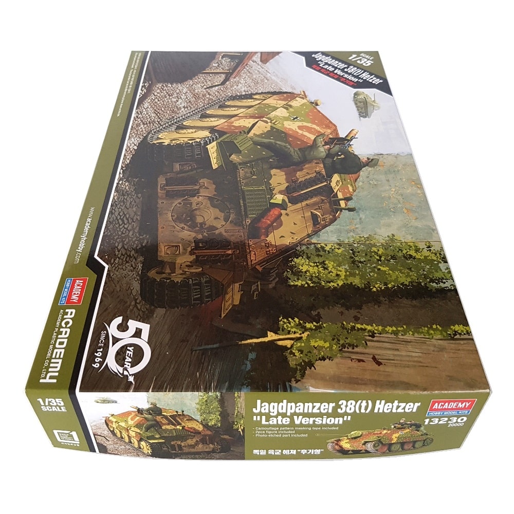 1:35 German JAGDPANZER 38(t) HETZER Late Version - ACADEMY