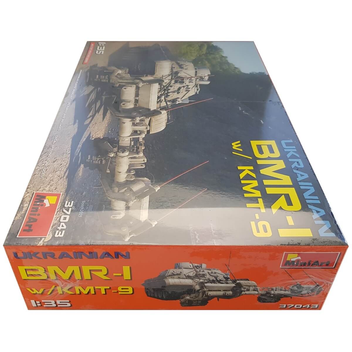 1:35 Ukrainian BMR-1 with KMT-9 - MINIART
