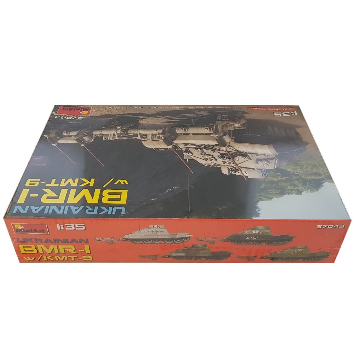 1:35 Ukrainian BMR-1 with KMT-9 - MINIART