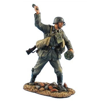 1:35 Combat Pioneer with Stick and Bundle Grenade - FIRST LEGION