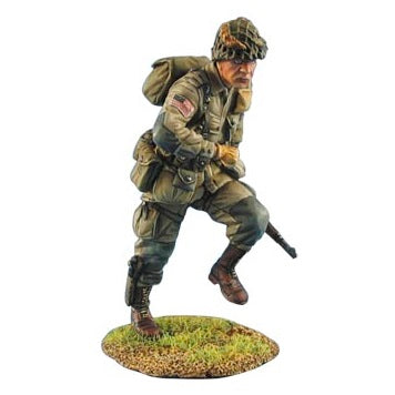 1:35 US Airborne Paratrooper Running with M1 Garand - FIRST LEGION