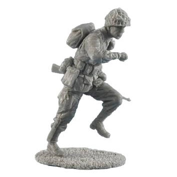 1:35 US Airborne Paratrooper Running with M1 Garand - FIRST LEGION