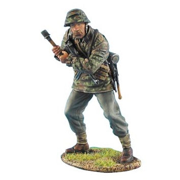 1:35 Waffen-SS Panzer Grenadier with Grenade - FIRST LEGION