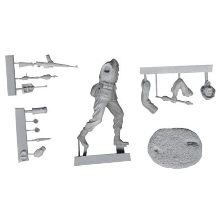 1:35 Waffen-SS Panzer Grenadier with Rockets for Panzerschreck - FIRST LEGION