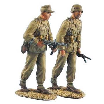 1:35 DAK Infantry Walking with MP40 - FIRST LEGION