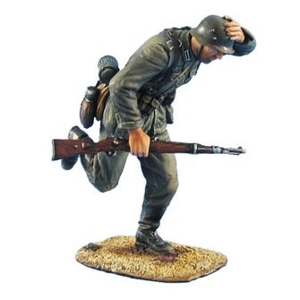 1:35 German Heer Infantry Running Holding on Helmet - FIRST LEGION