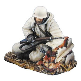 1:35 German Heer Infantry Winter Tank Rider Resting with Rifle - FIRST LEGION