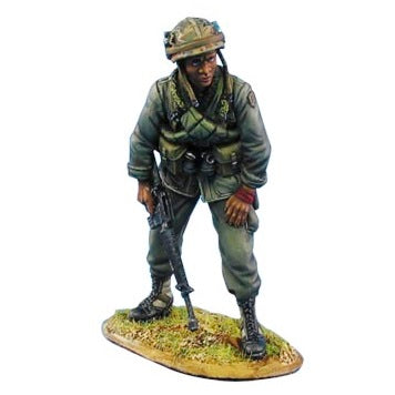1:35 US 25th Infantry Division Standing with M-16 - FIRST LEGION
