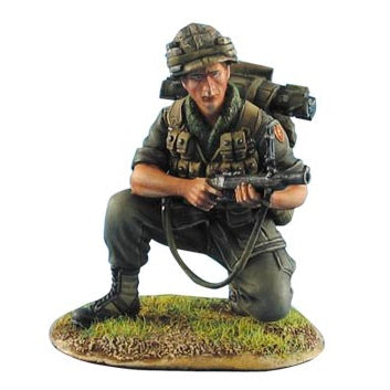 1:35 US 25th Infantry Division Kneeling with M79 Blooper and M-72 LAW - FIRST LEGION