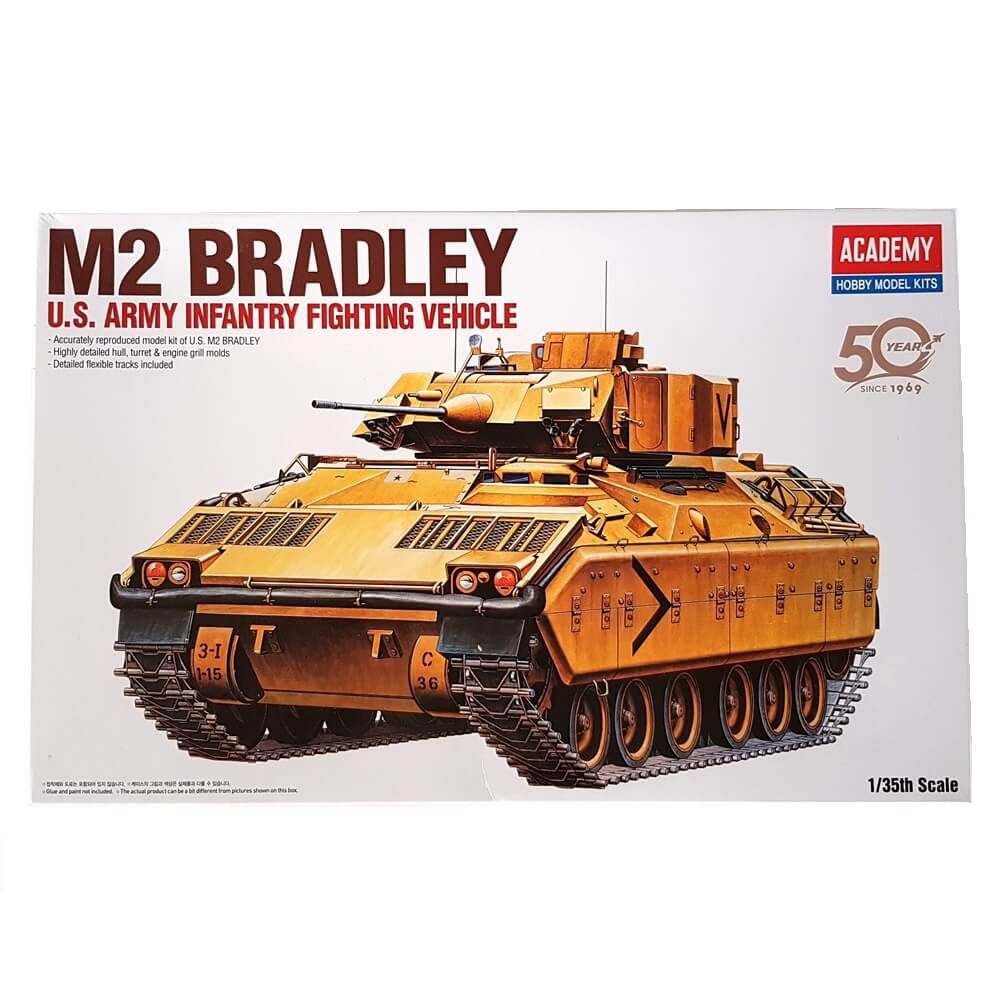 1:35 US Army M2 BRADLEY Infantry Fighting Vehicle - ACADEMY
